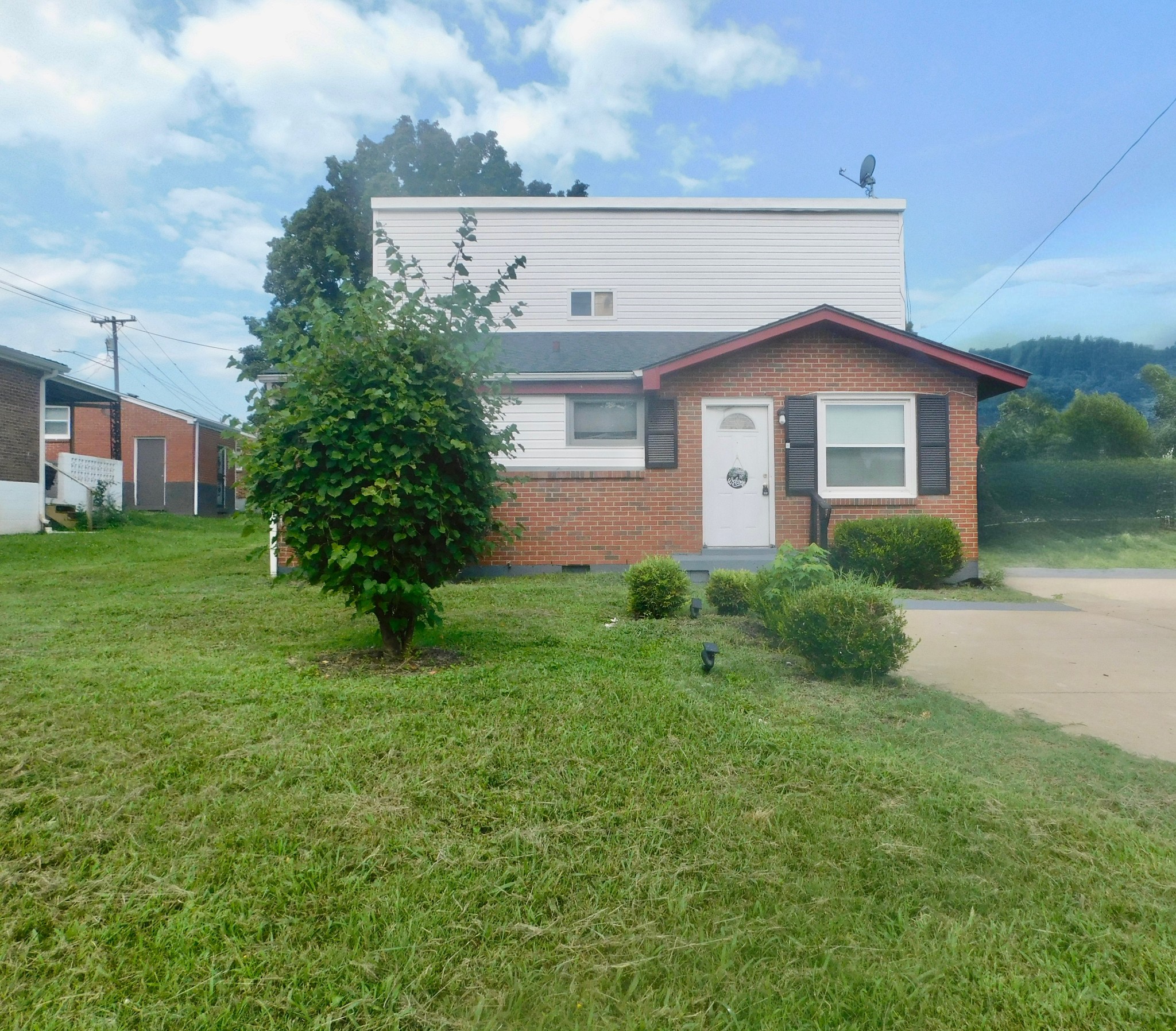2403 14th Ave N