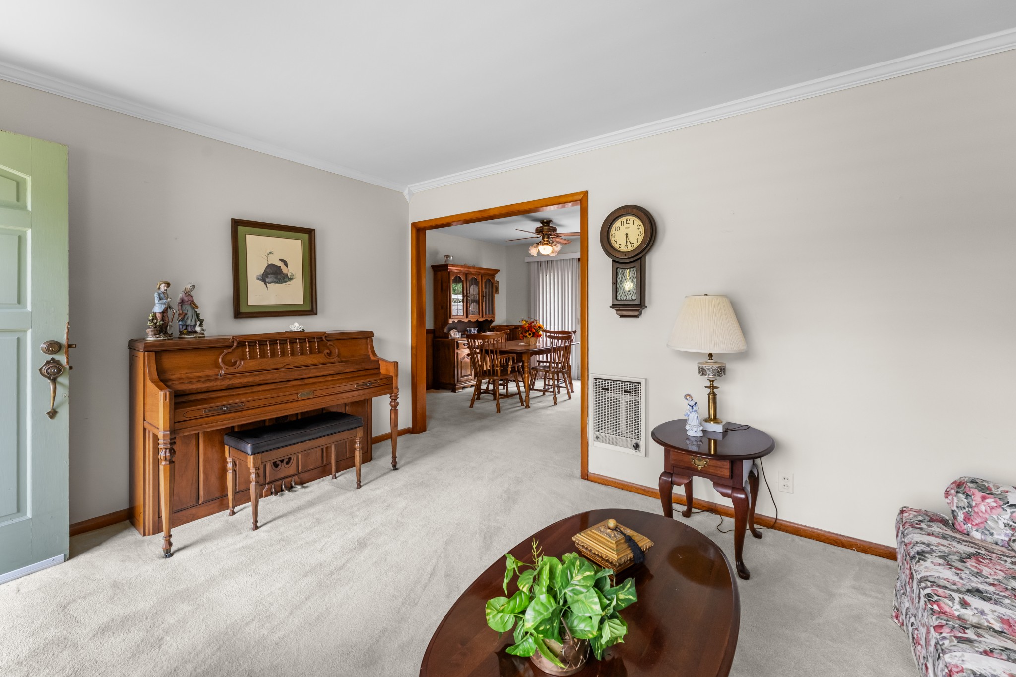 102 Robinhood Cir - Photo 3