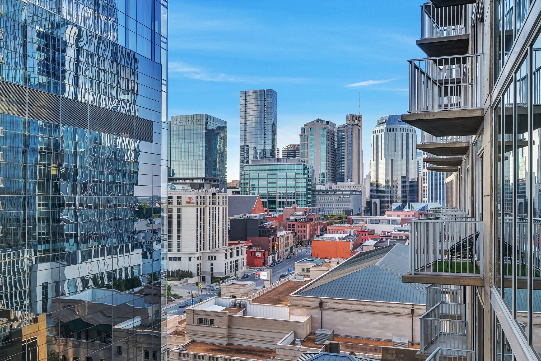 301 Demonbreun St 1120