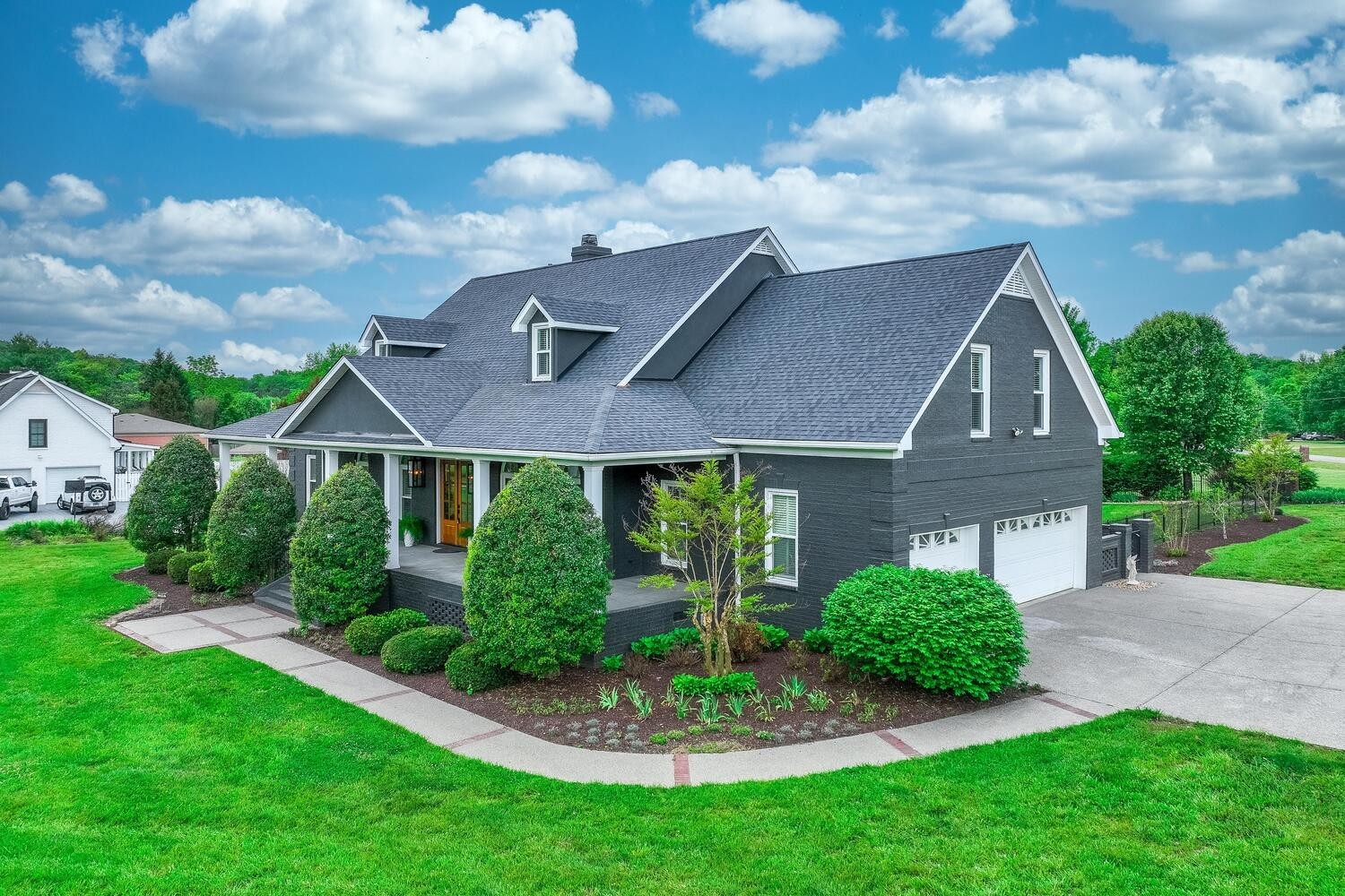 2245 Oakleaf Dr