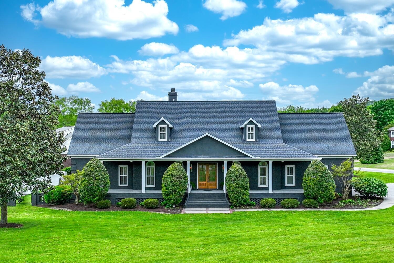 2245 Oakleaf Dr