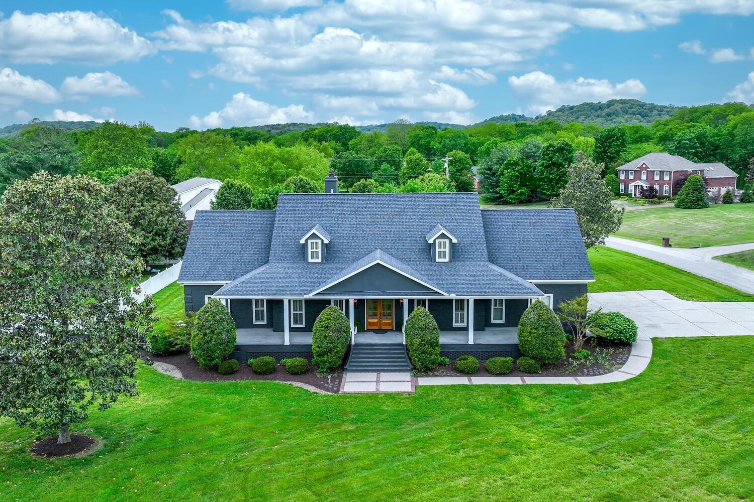 2245 Oakleaf Dr