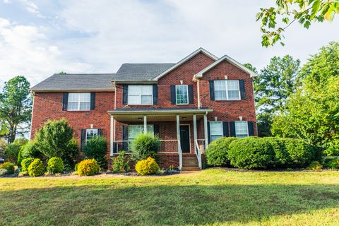101 Brookstone Dr Burns TN 37029