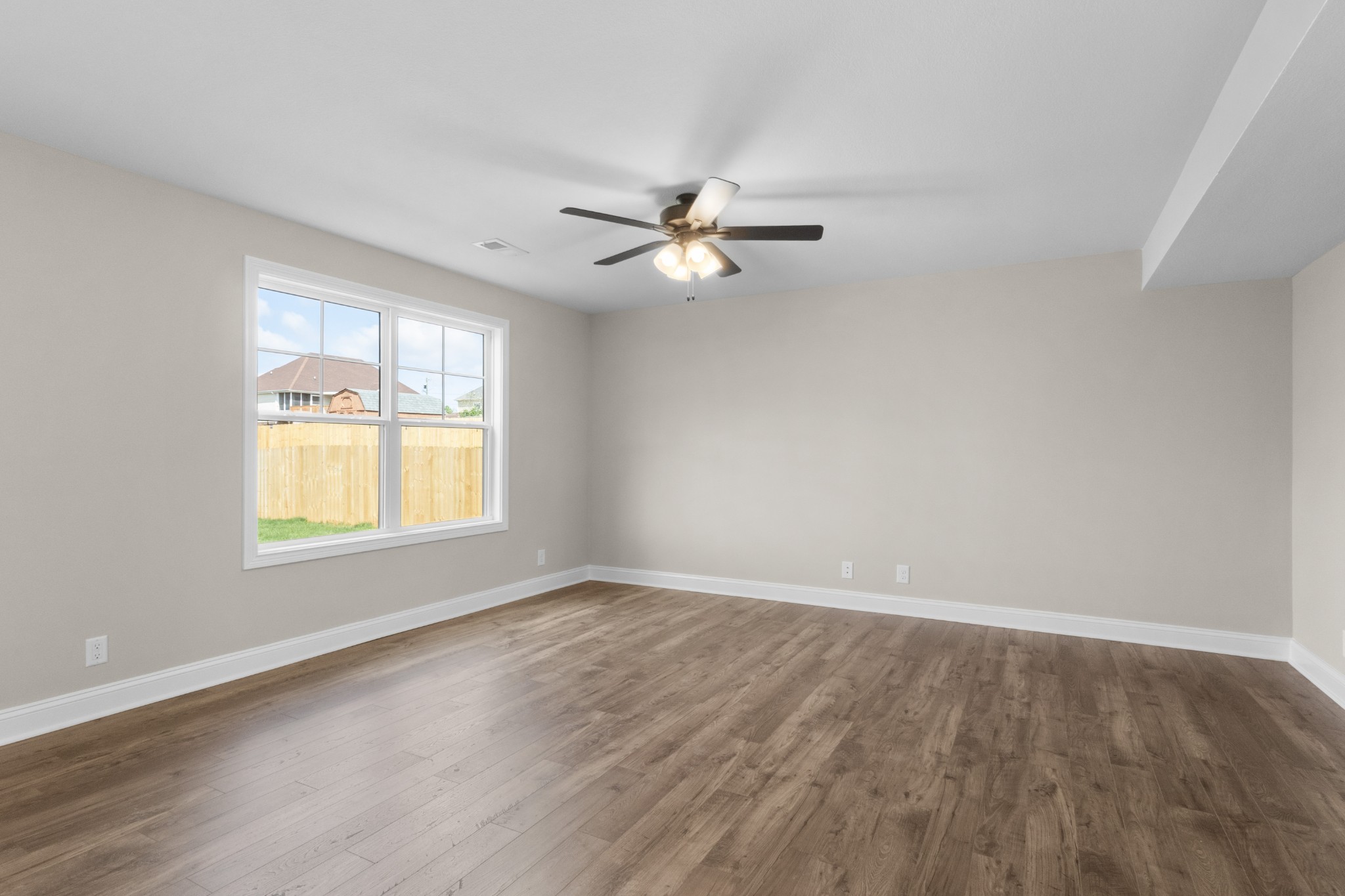 Clarksville, Tennessee 37042, United States, 3 Bedrooms Bedrooms, ,3 BathroomsBathrooms,Residential,Active,49076