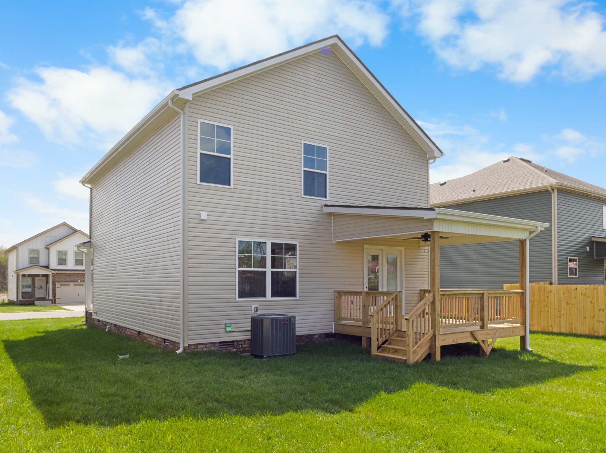 Clarksville, Tennessee 37042, United States, 3 Bedrooms Bedrooms, ,3 BathroomsBathrooms,Residential,Active,49076