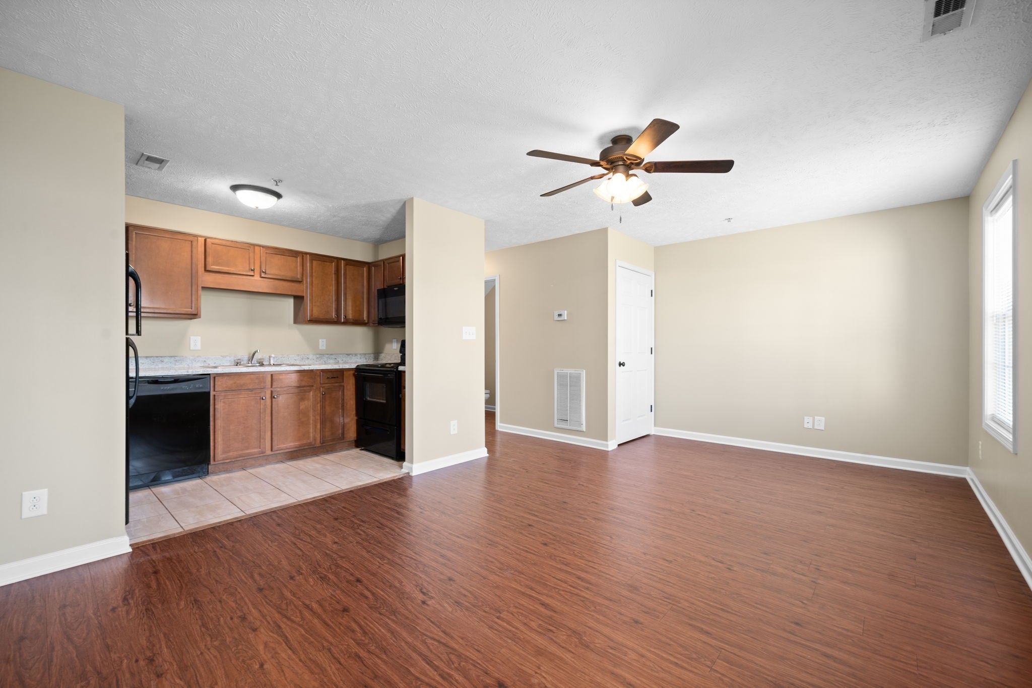2826 Highway 41 S 216