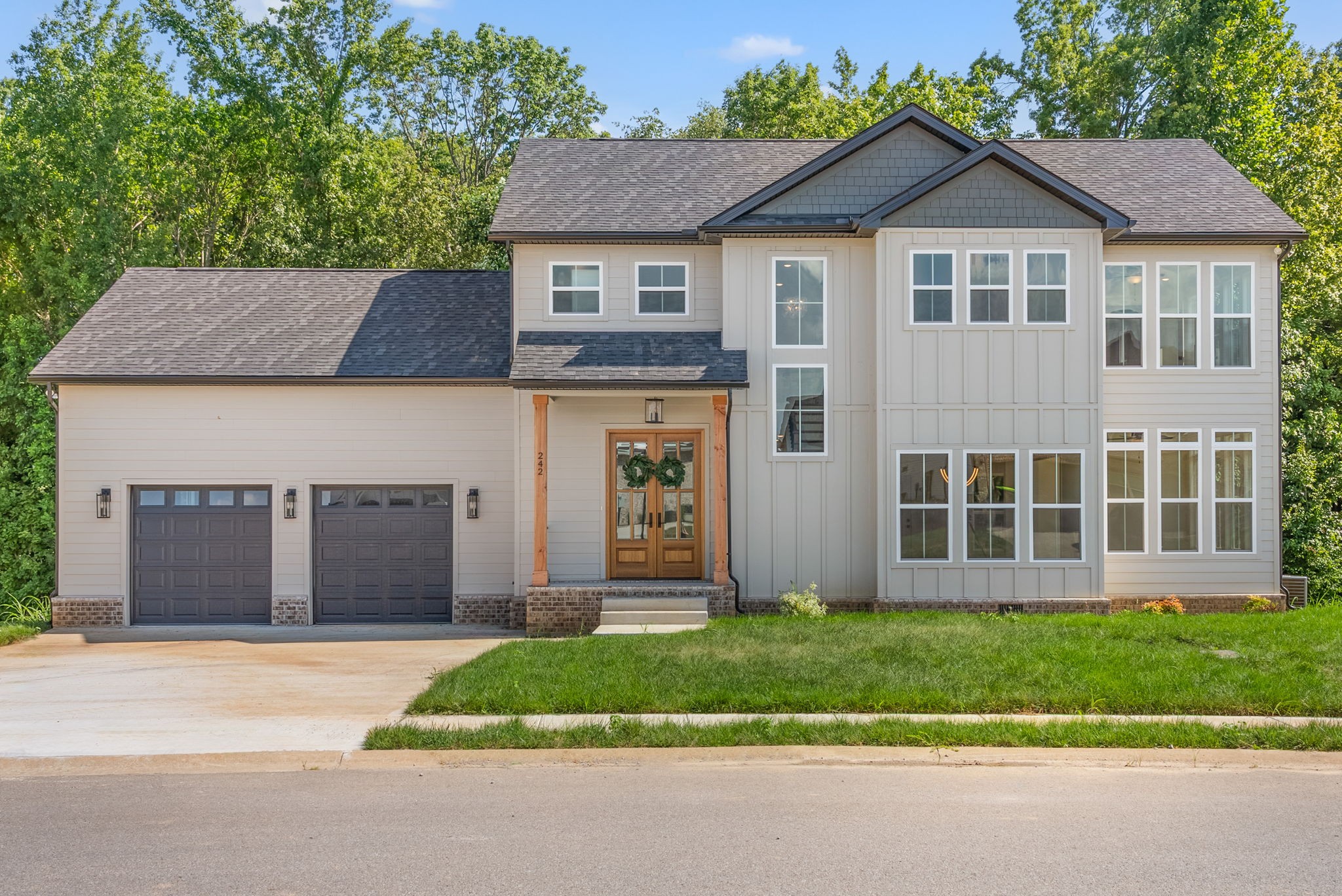 Clarksville, Tennessee 37043, United States, 3 Bedrooms Bedrooms, ,3 BathroomsBathrooms,Residential,Active,182923