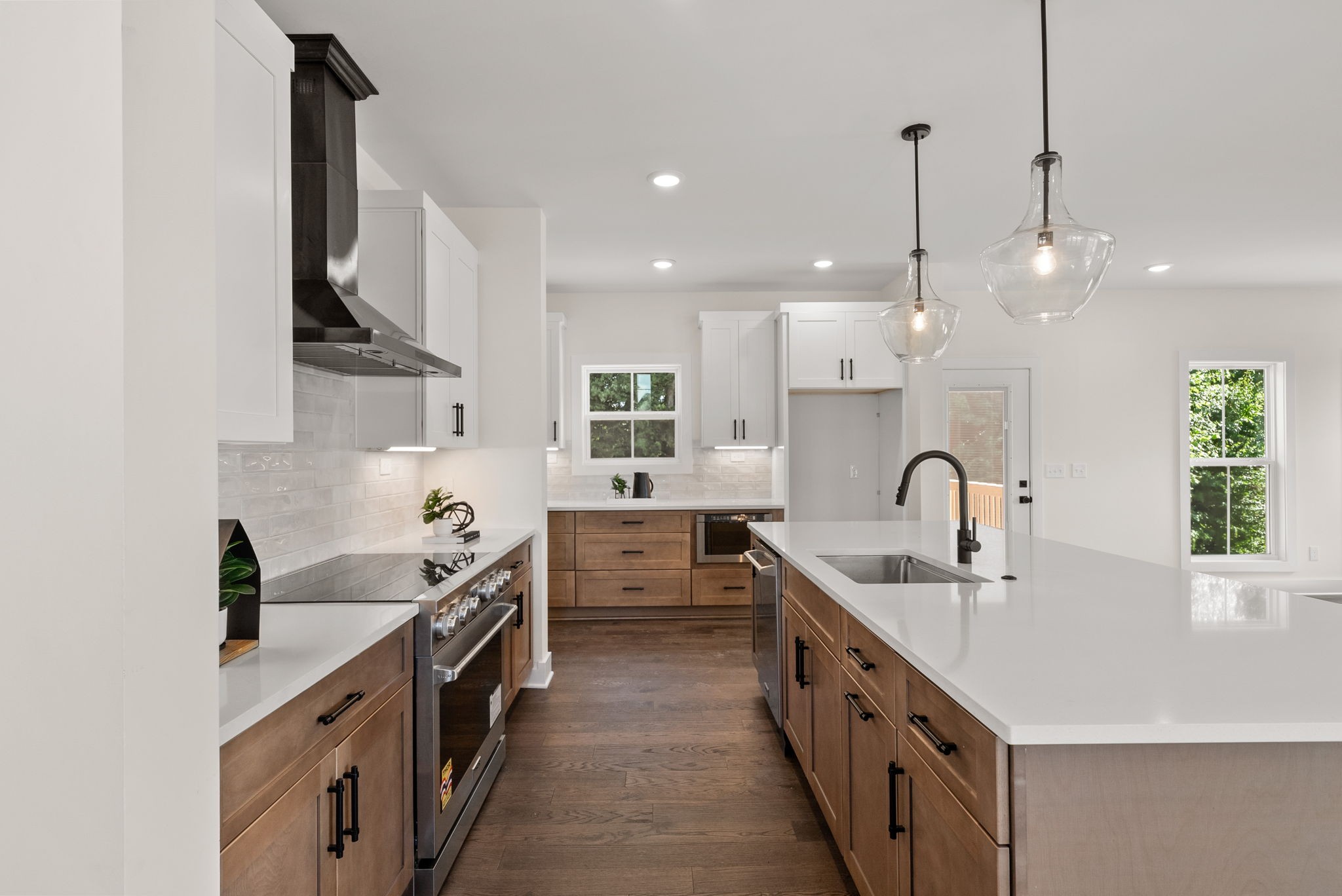 Clarksville, Tennessee 37043, United States, 3 Bedrooms Bedrooms, ,3 BathroomsBathrooms,Residential,Active,182923