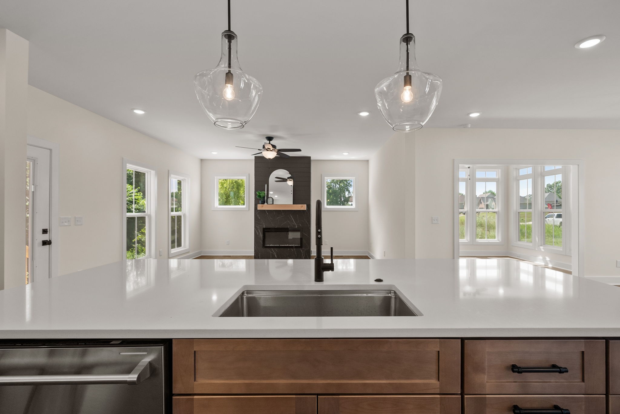 Clarksville, Tennessee 37043, United States, 3 Bedrooms Bedrooms, ,3 BathroomsBathrooms,Residential,Active,182923