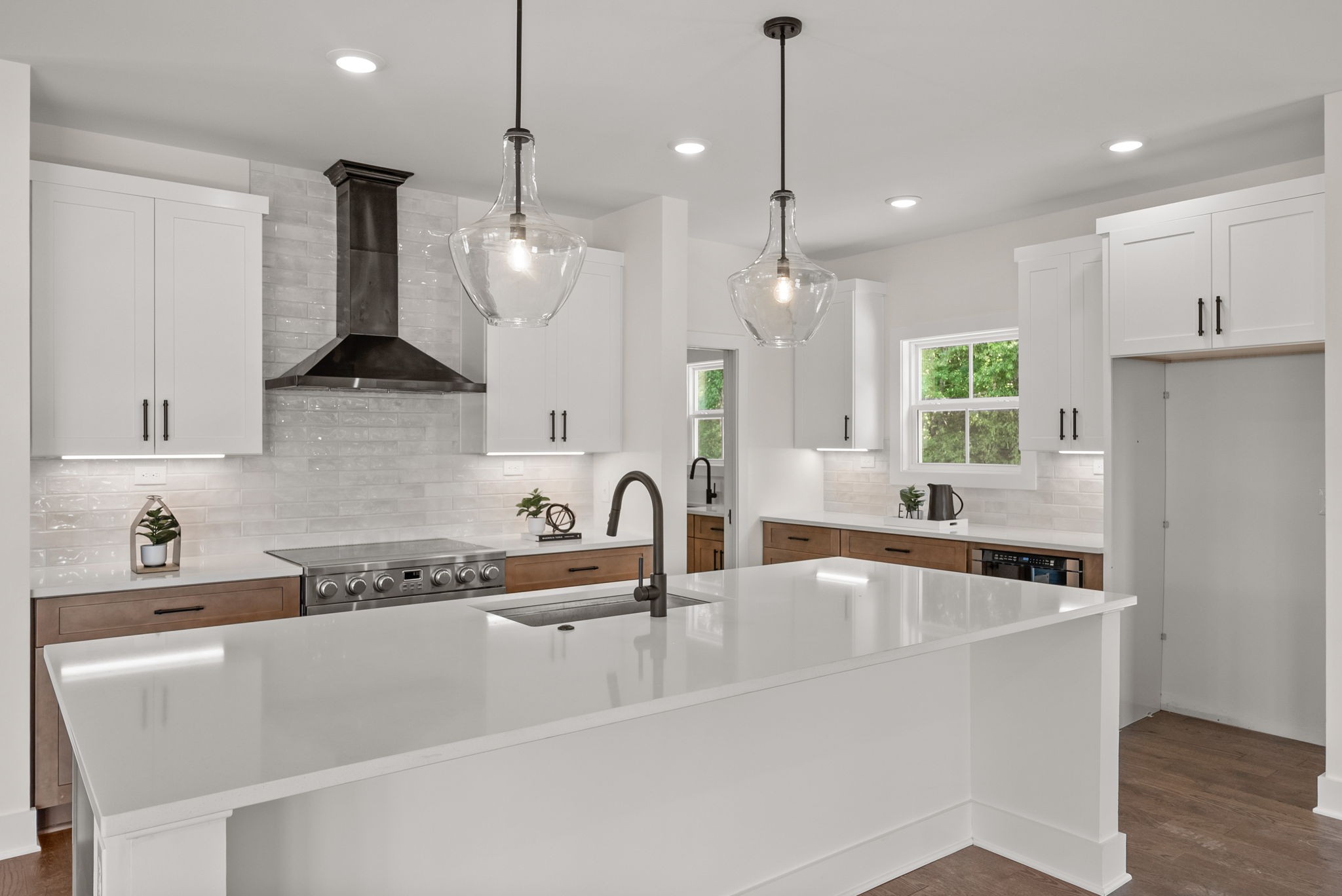 Clarksville, Tennessee 37043, United States, 3 Bedrooms Bedrooms, ,3 BathroomsBathrooms,Residential,Active,182923