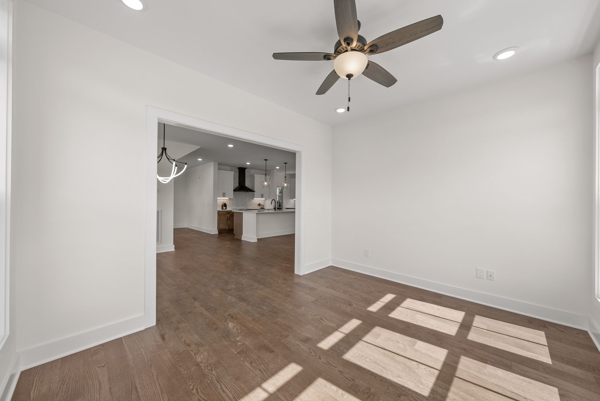 Clarksville, Tennessee 37043, United States, 3 Bedrooms Bedrooms, ,3 BathroomsBathrooms,Residential,Active,182923