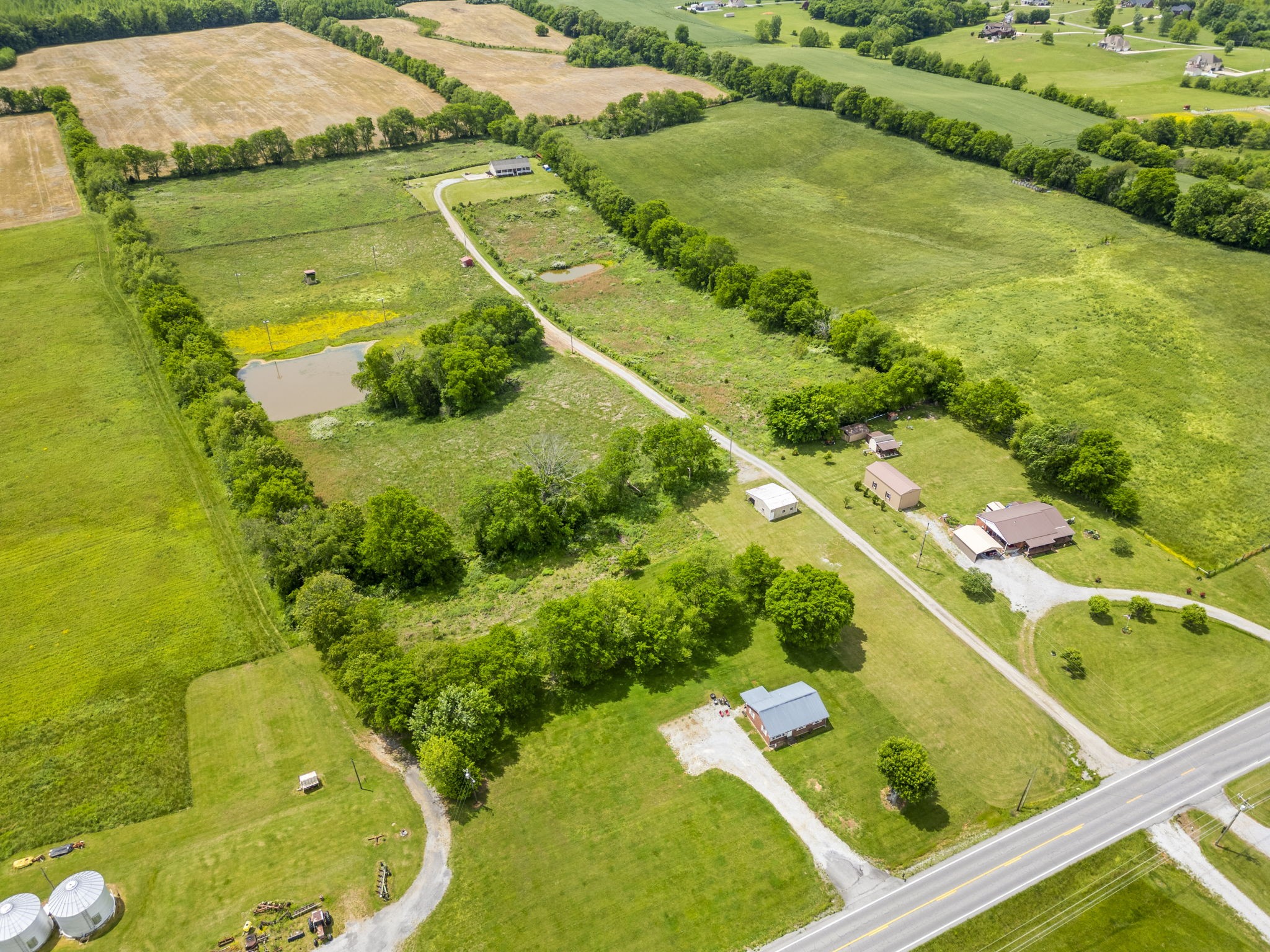 6015 Highway 76 E