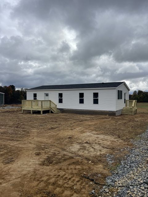 881 white springs road Lafayette TN 37083