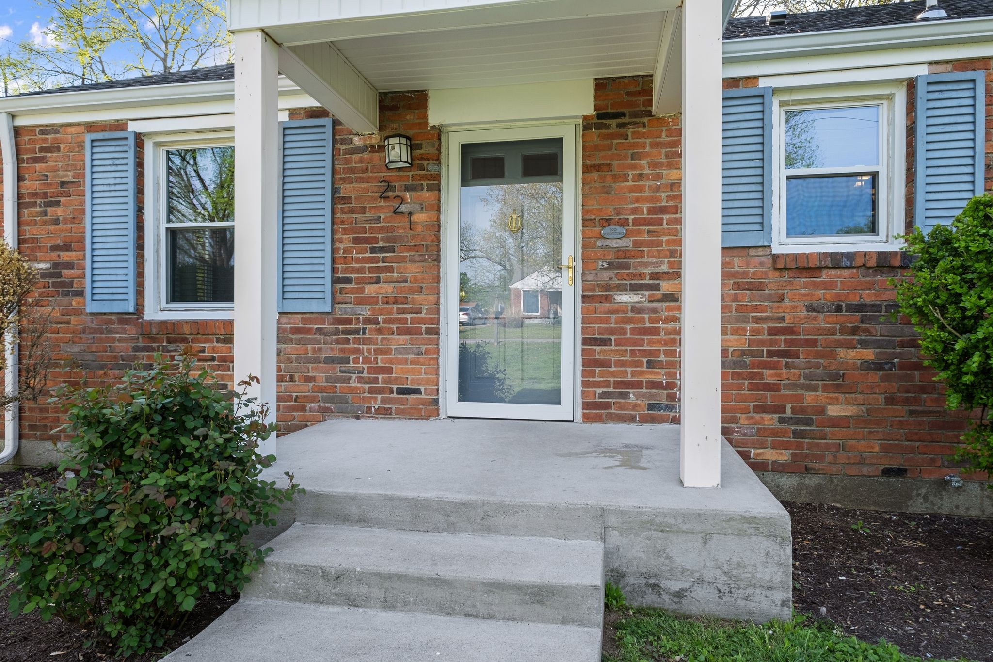 221 Graylynn Dr