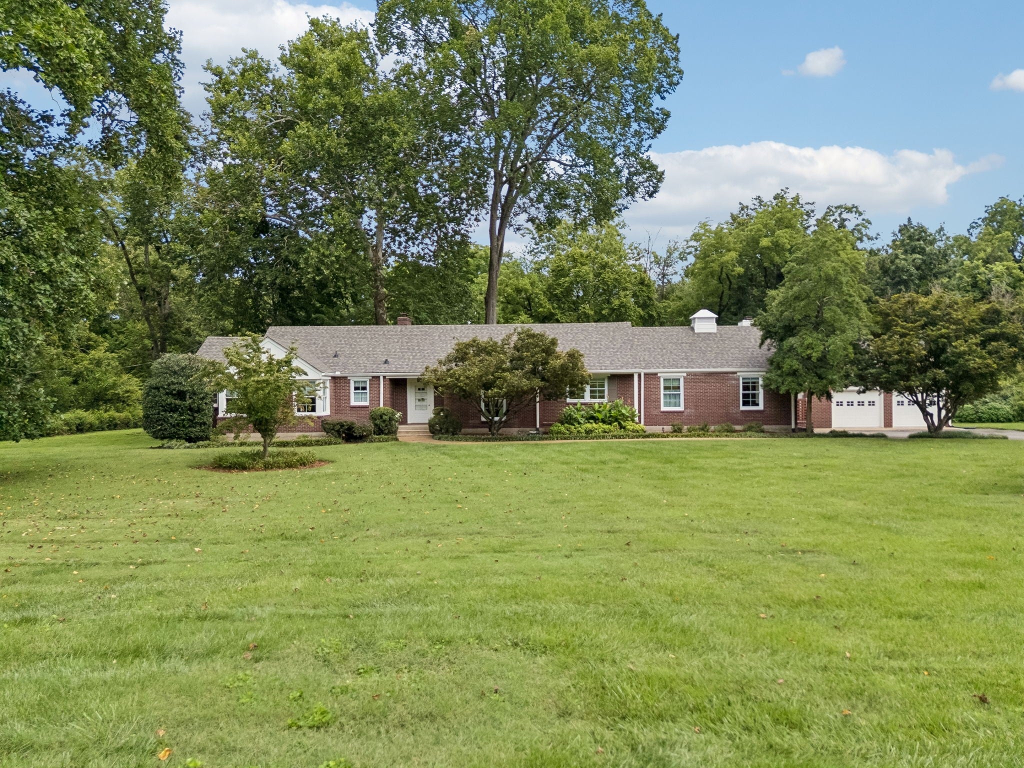 4000 Crestridge Dr