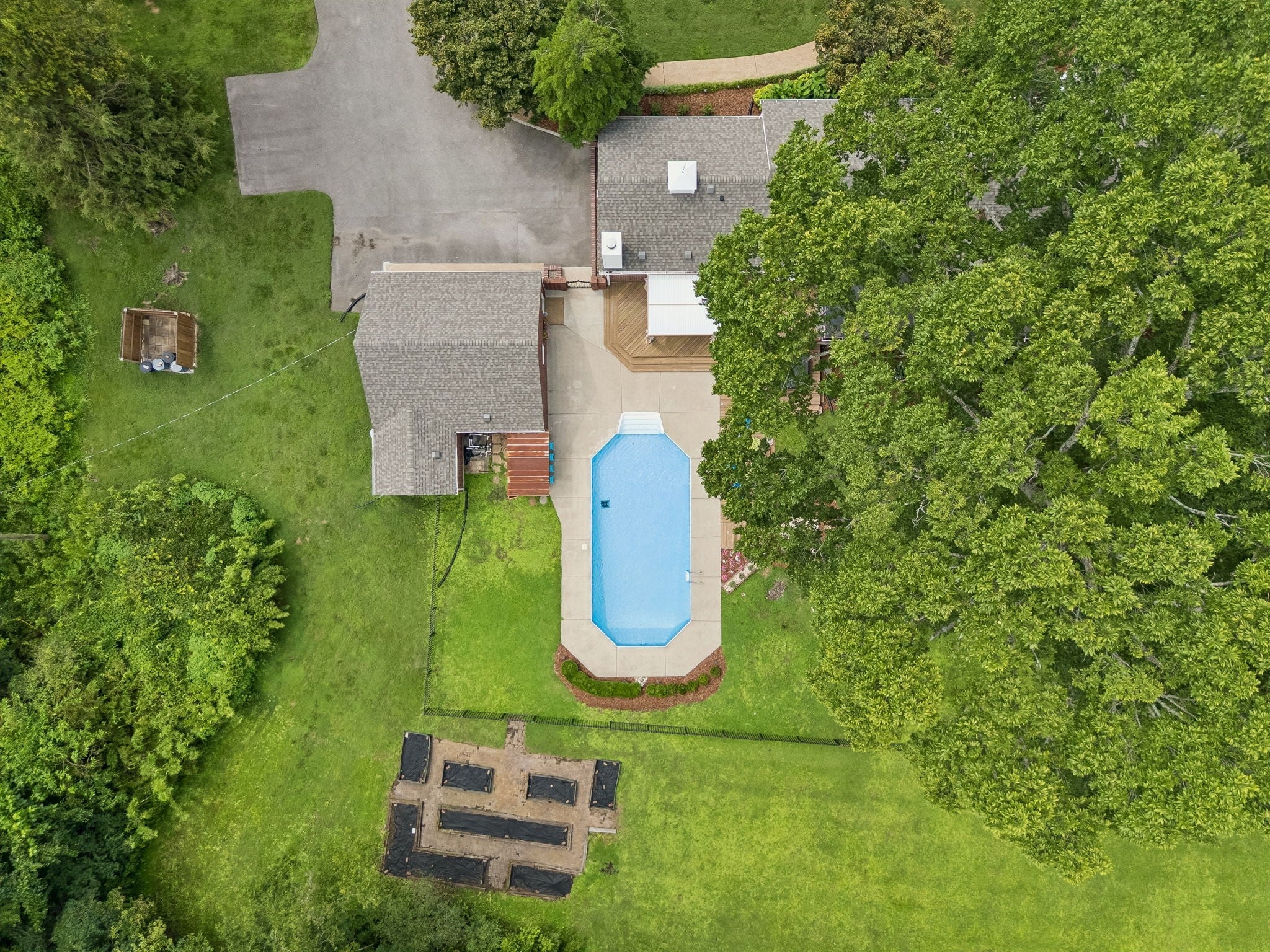 4000 Crestridge Dr