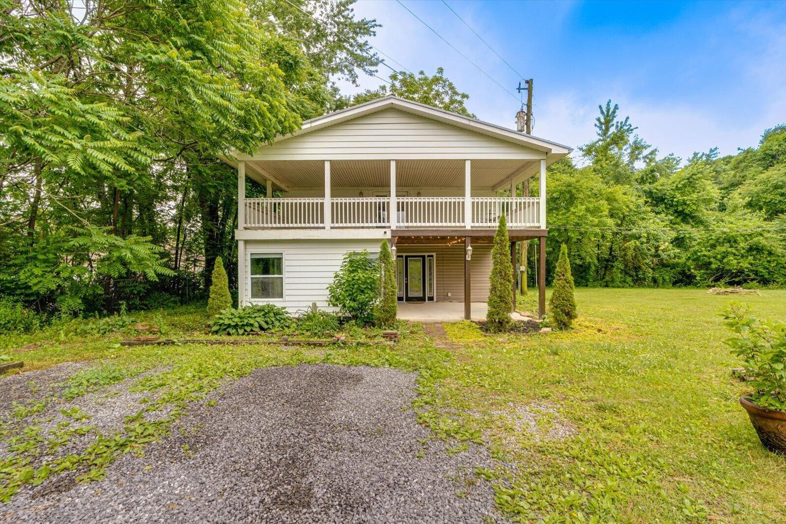 5313 Taft Highway