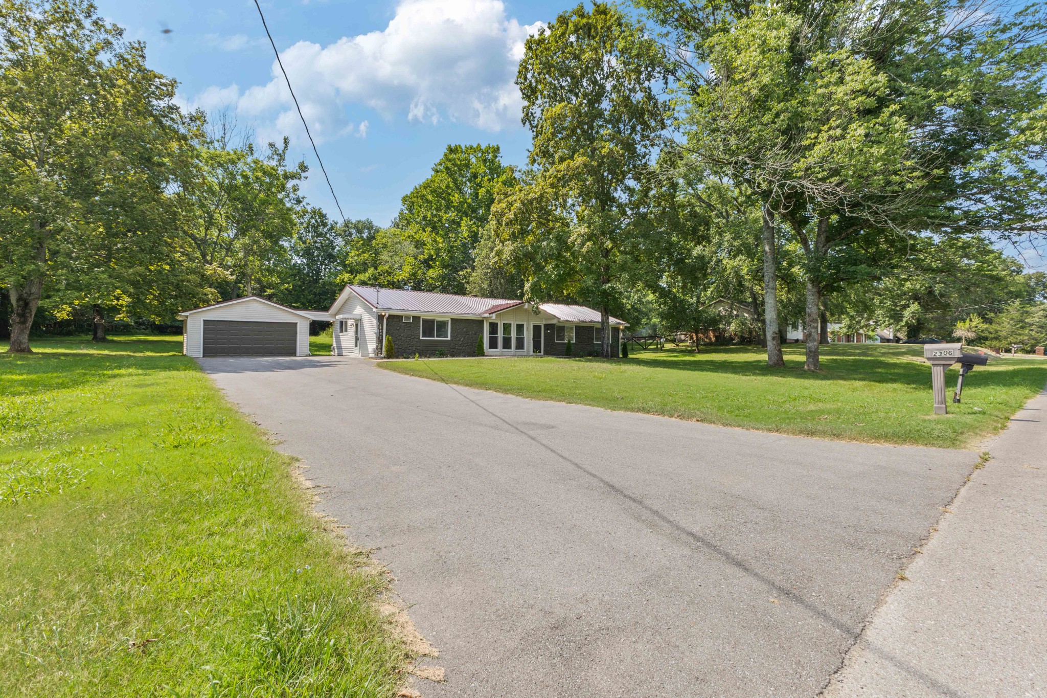 2306 Raspberry Ln