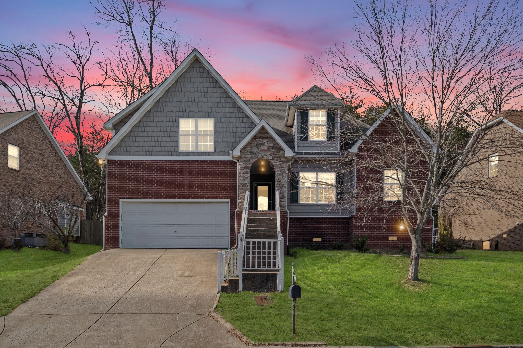 1812 Woodland Pointe Dr