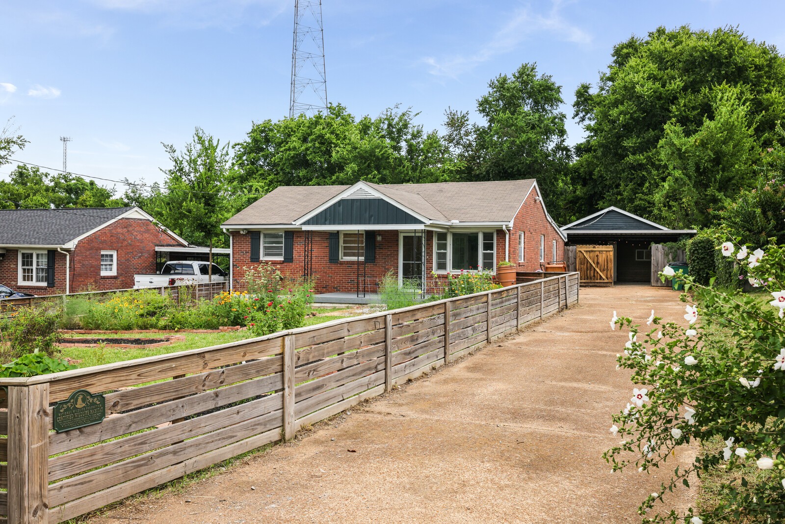 207 Maplewood Trce