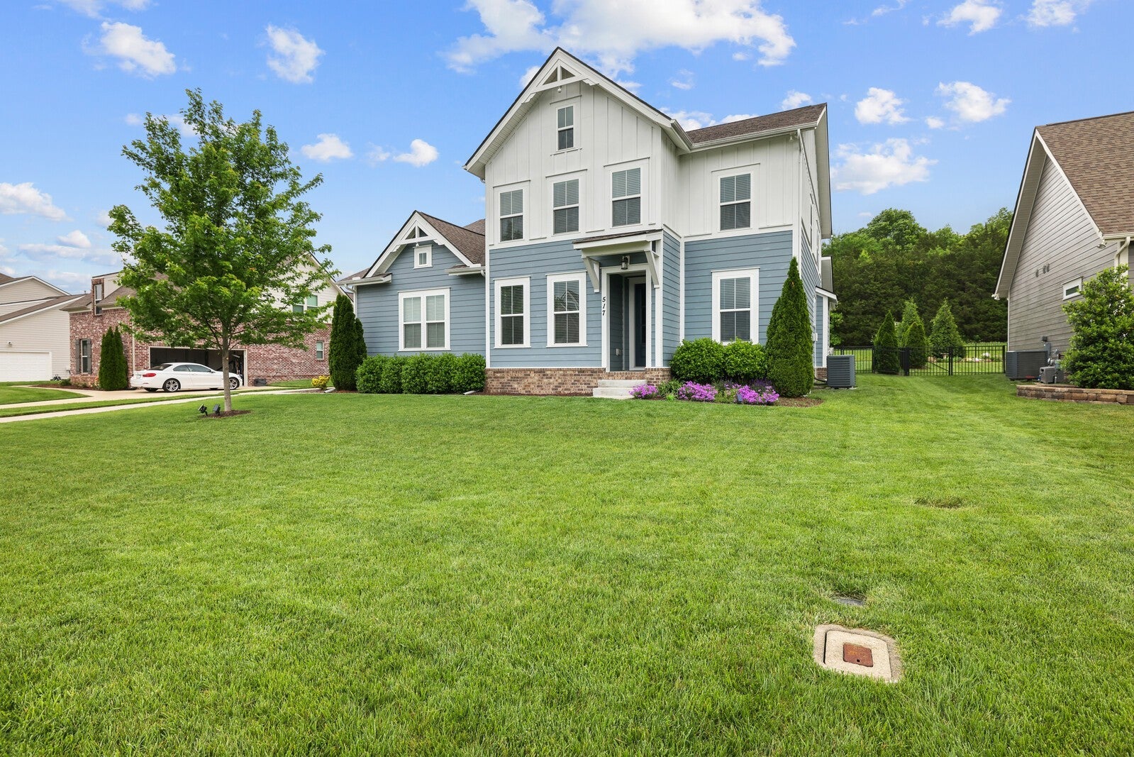 517 Oakvale Ln