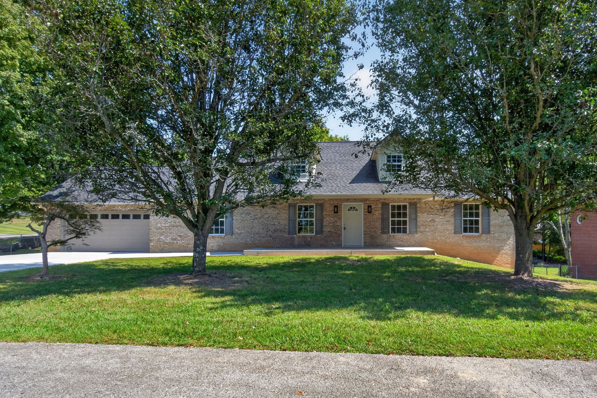 1449 Biltmore Cir