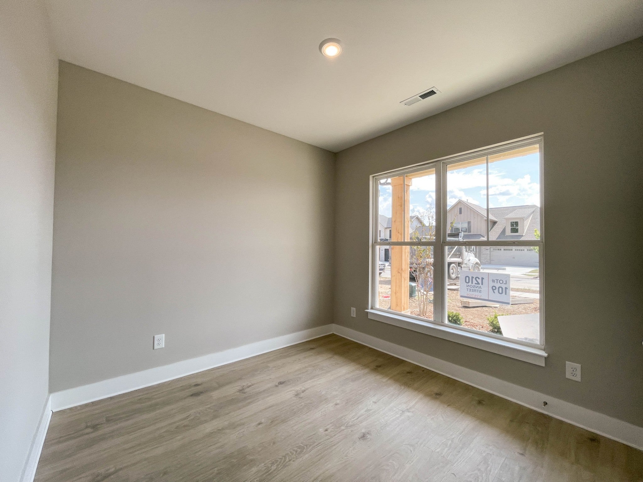 110 Minnick Way