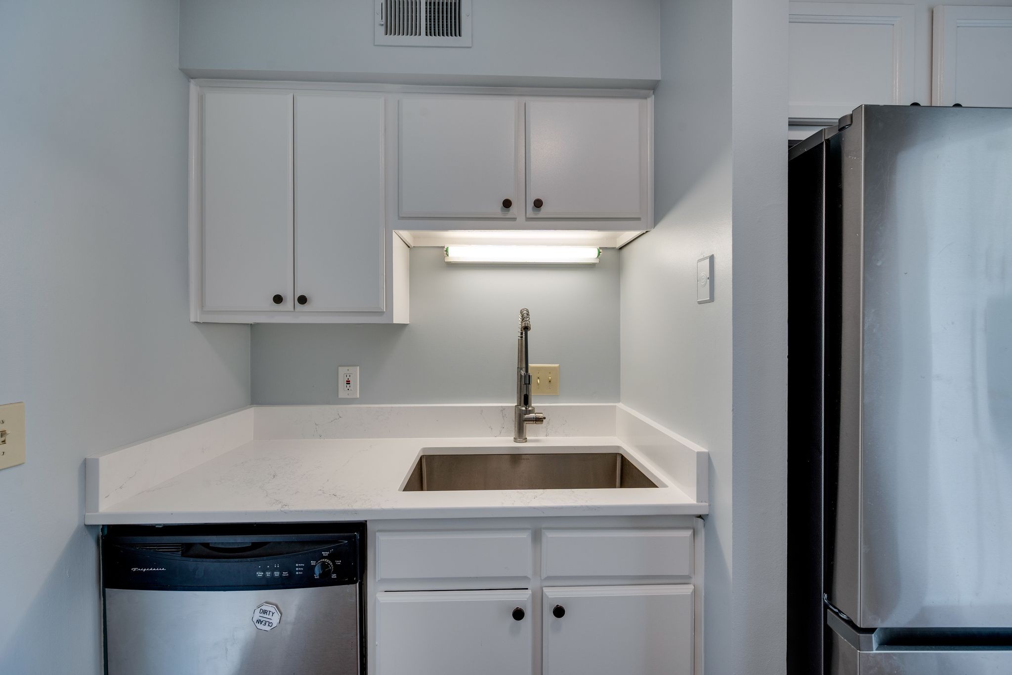 404 Summit Ridge Pl