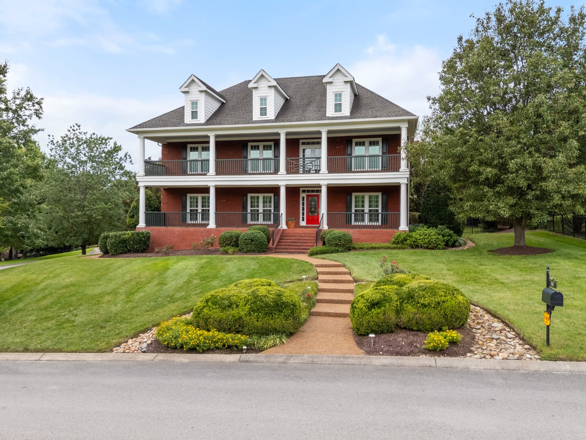 310 Fountainbrooke Dr