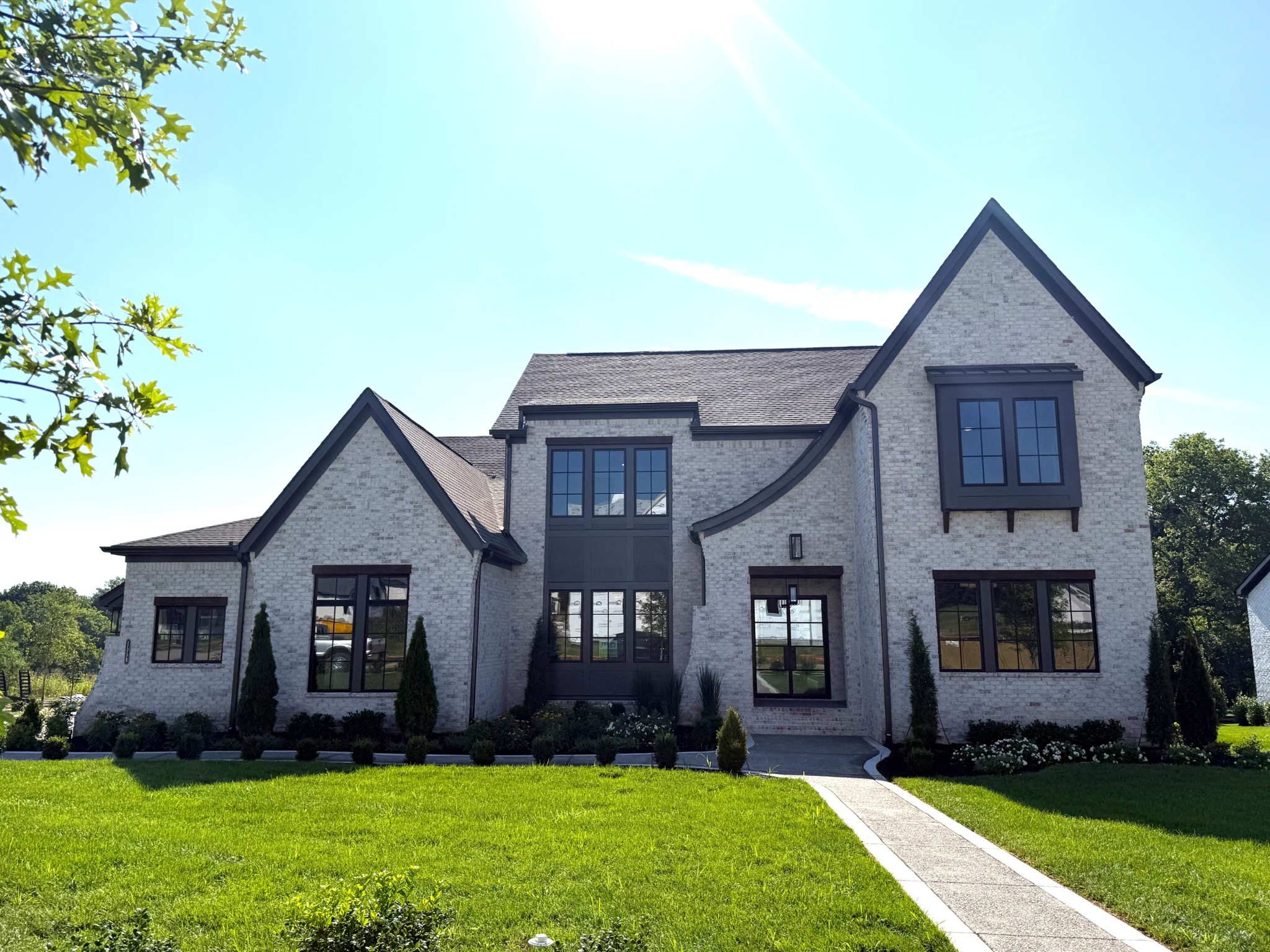 1550 White Barn