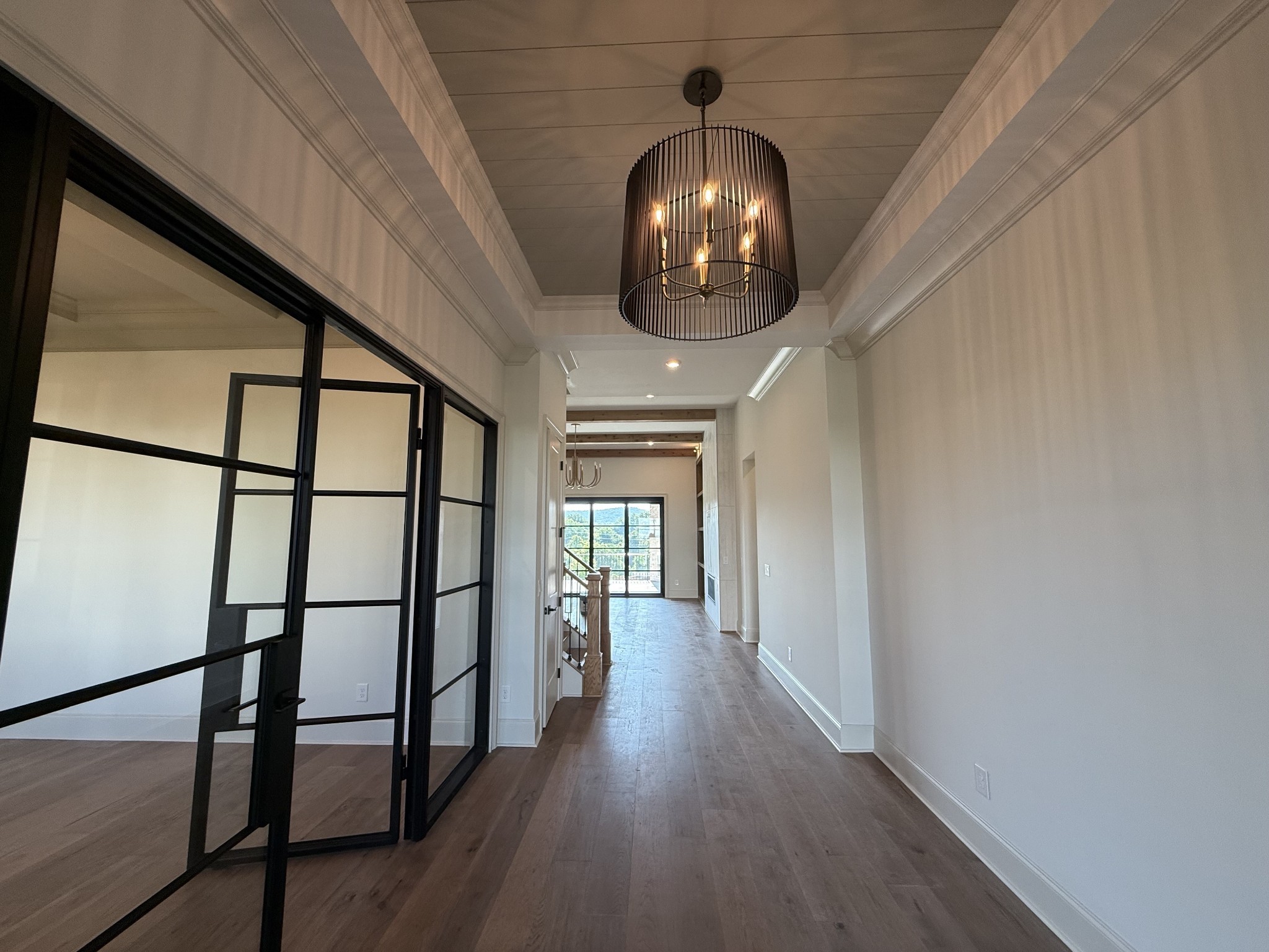 1550 White Barn