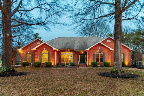 1133 Inneswood Dr Gallatin TN 37066