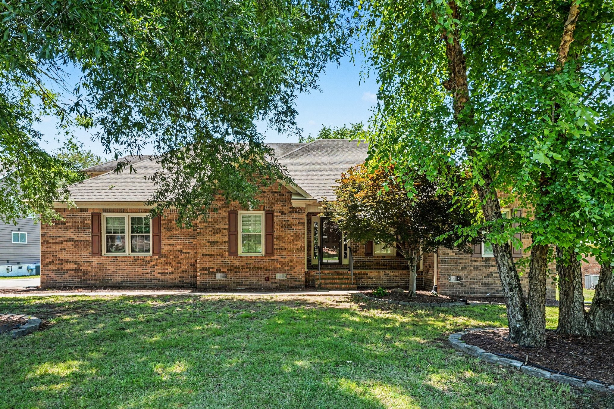 519 Redstone Dr - Photo 2