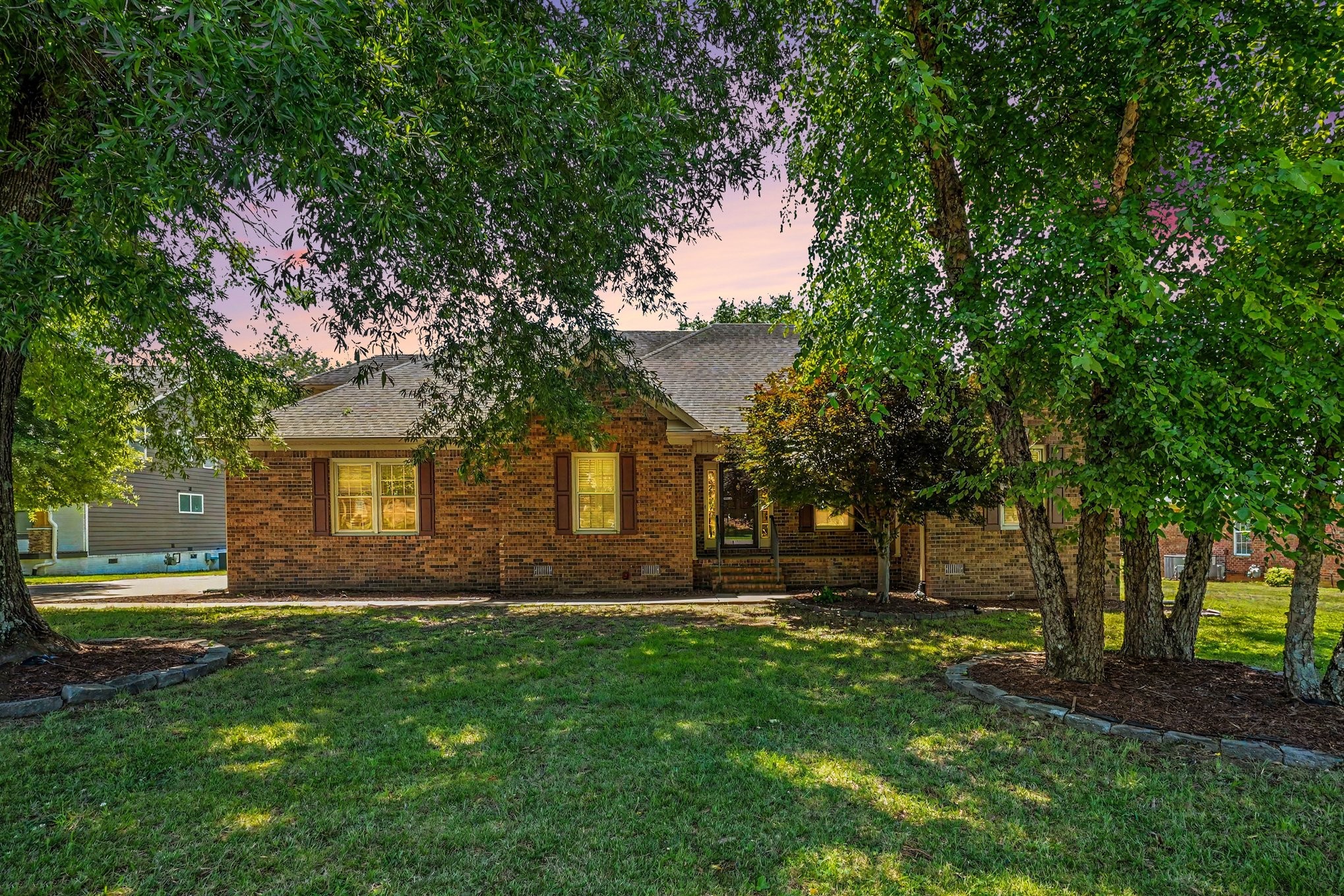 519 Redstone Dr - Photo 4