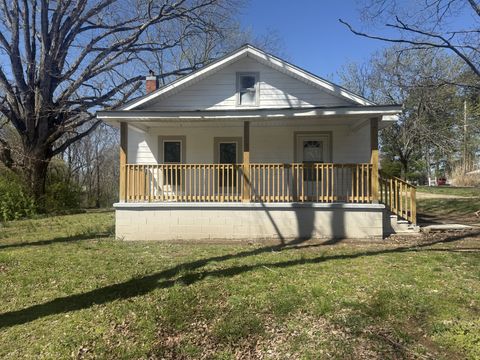 835 Spout Springs Rd, Lawrenceburg, TN 38464 - MLS#: 2767276