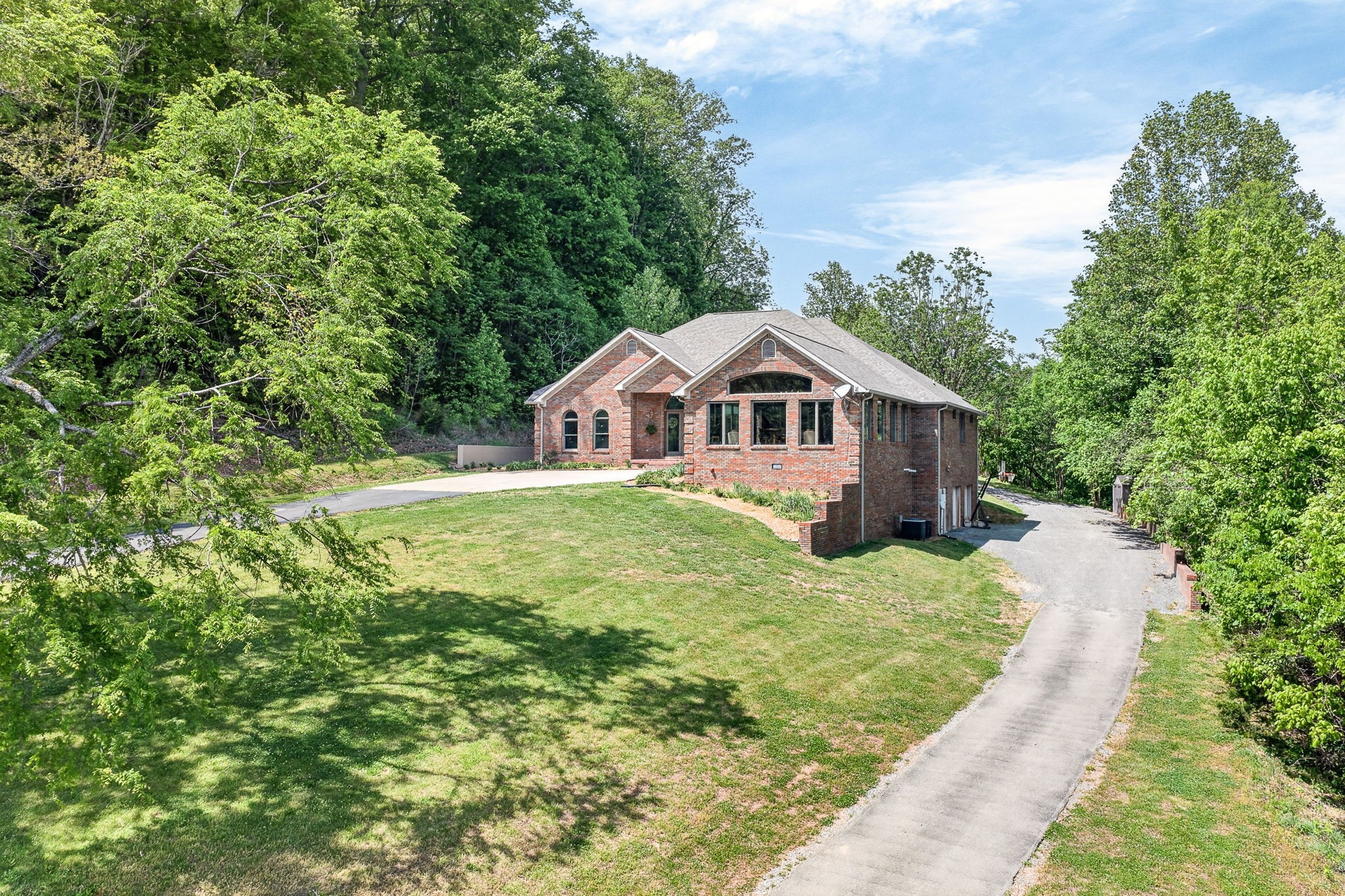 360 Long Hollow Ln