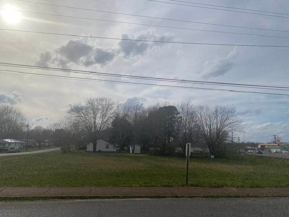8 S Walnut St