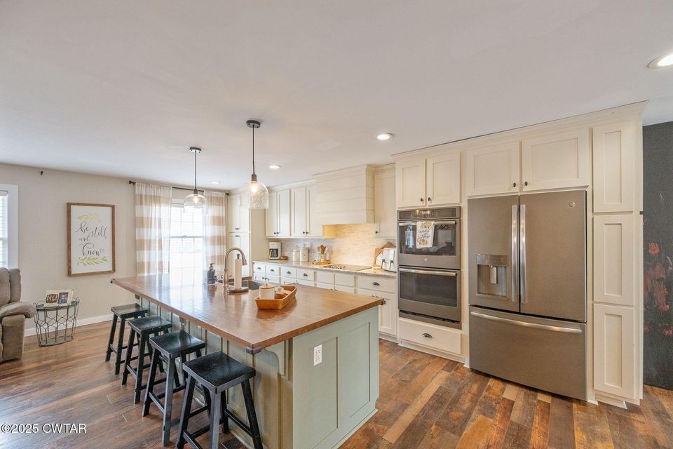 607 Colonial Dr