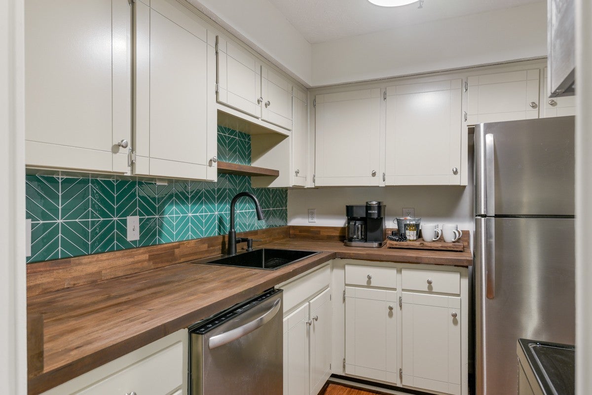 1808 State St 307