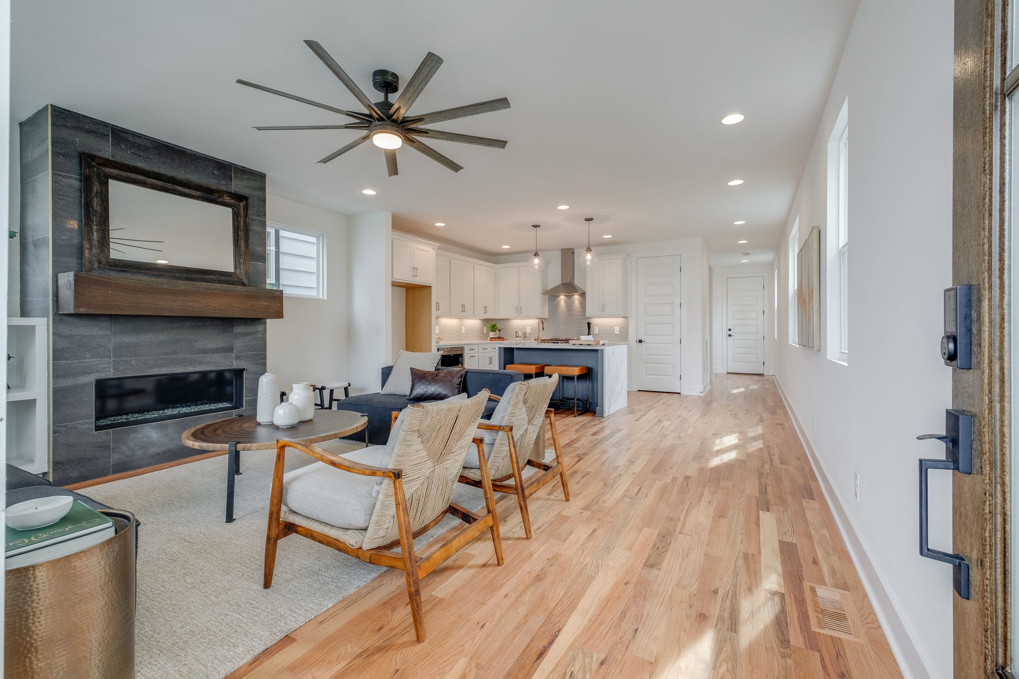 808A 45th Ave N