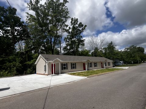 209 Thomas St Tullahoma TN 37388