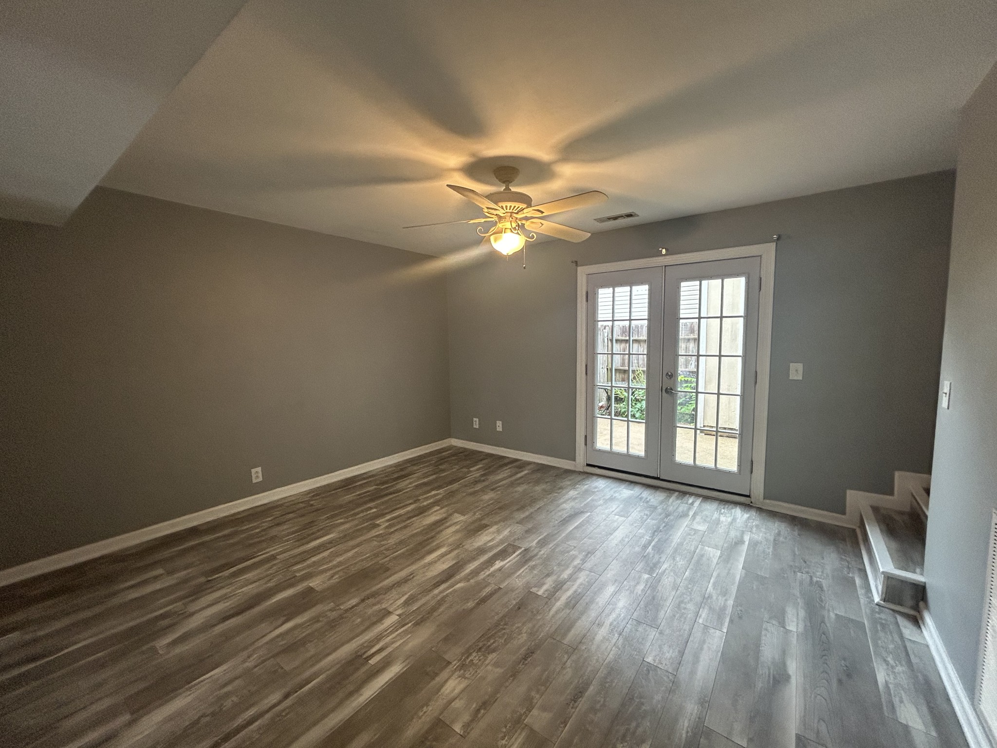 7206 Rosemary Ct