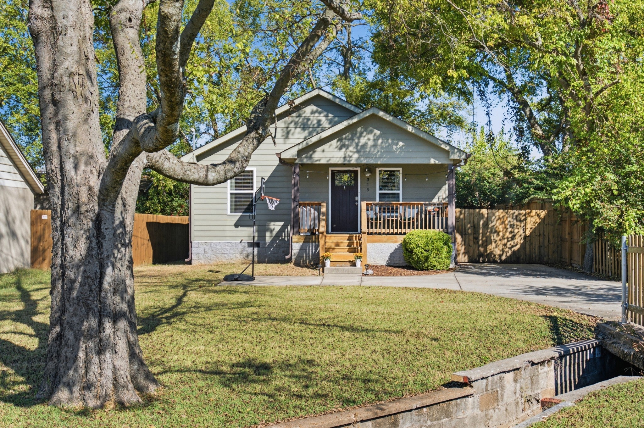 319 Maple St