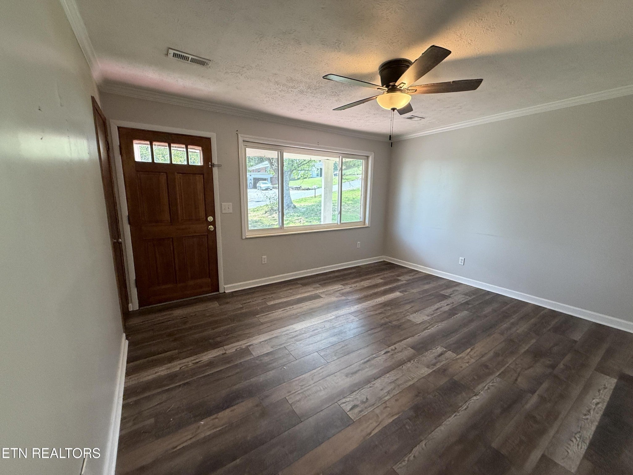 824 Pleasant View Drive
