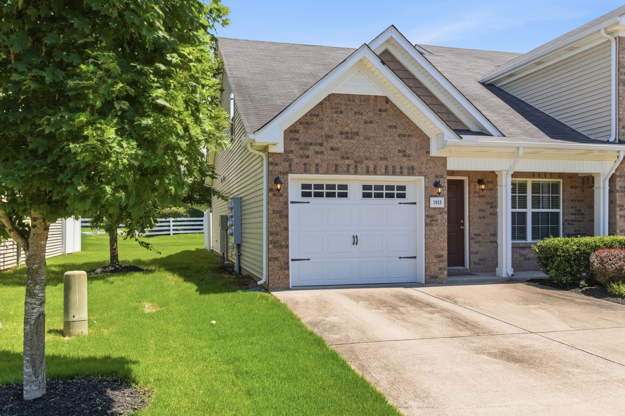 1913 Calydon Ct