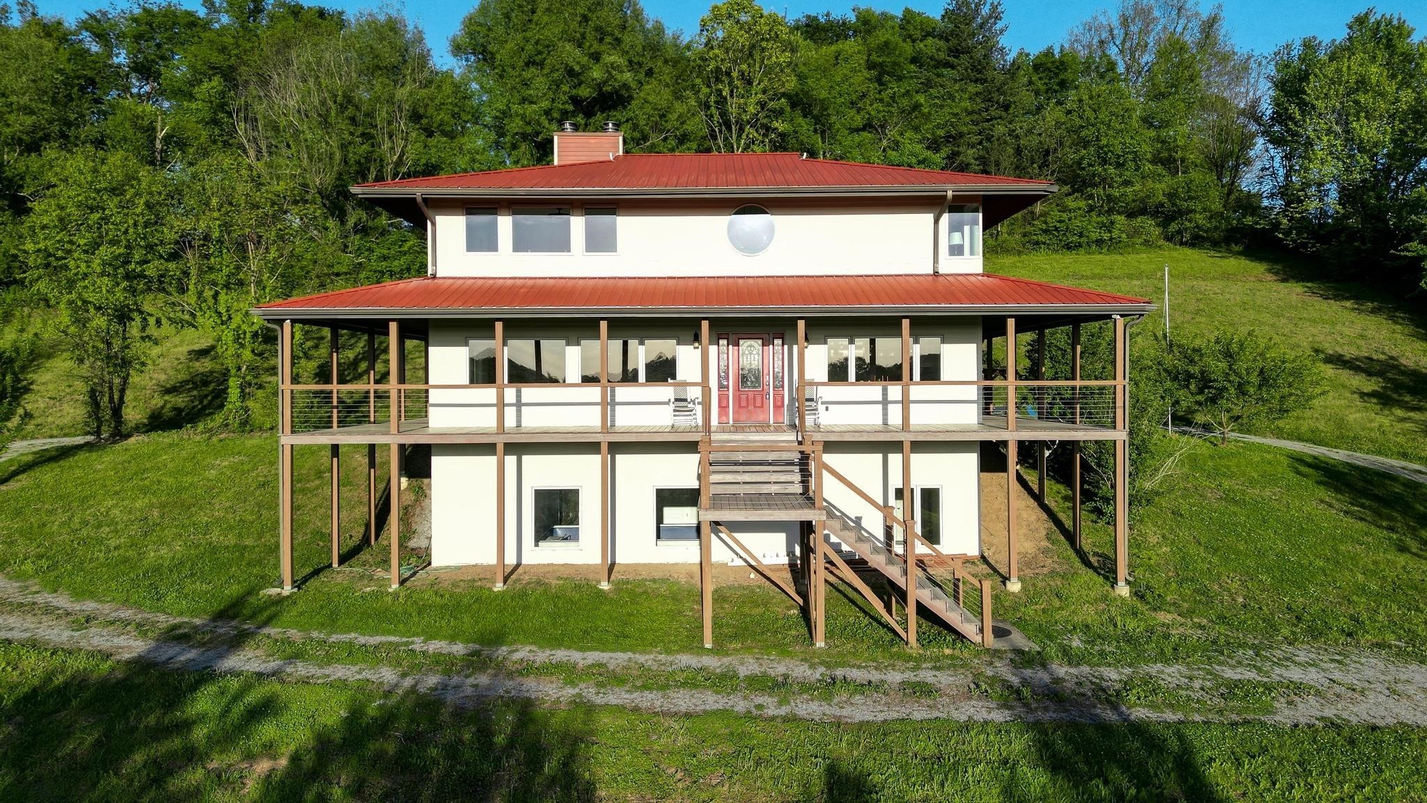 231 Wolf Ridge Ln