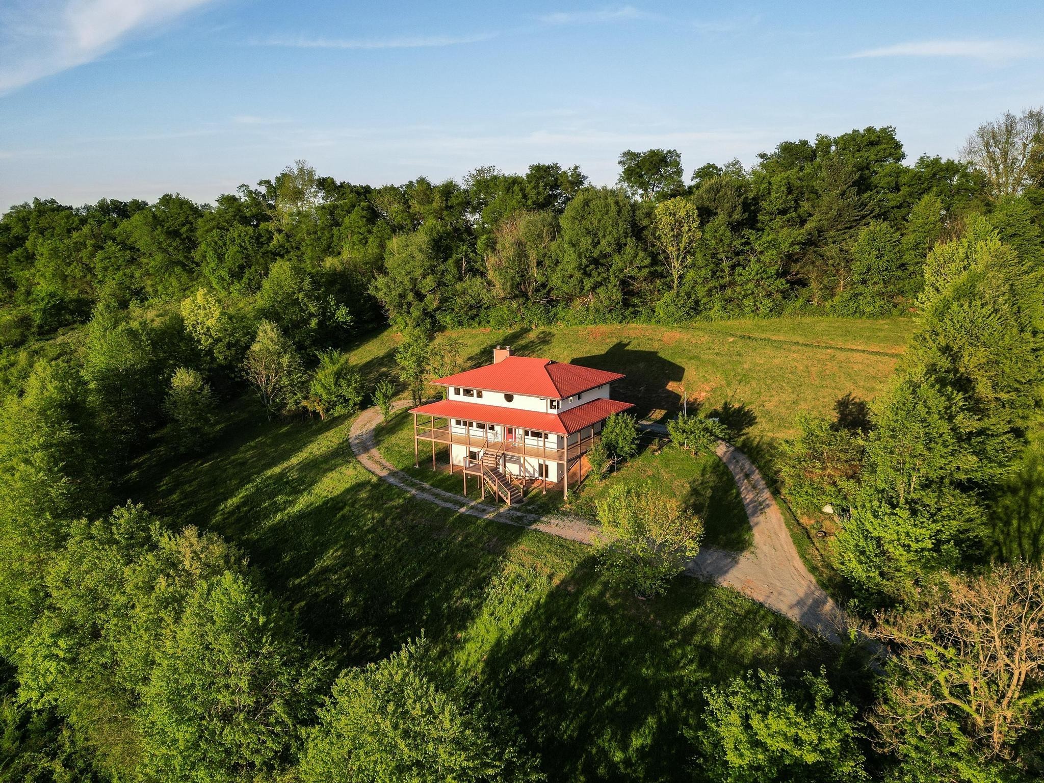 231 Wolf Ridge Ln