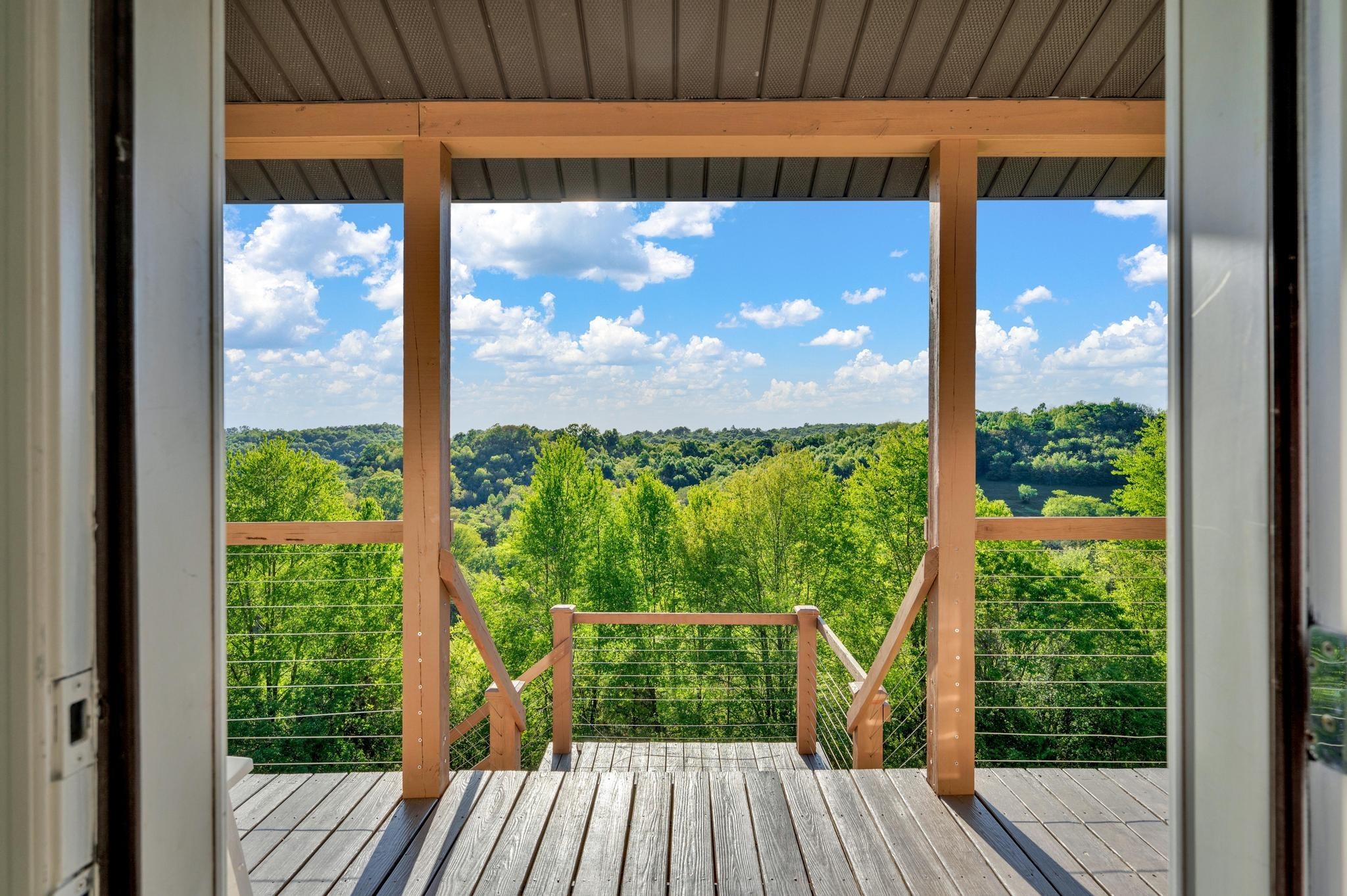 231 Wolf Ridge Ln