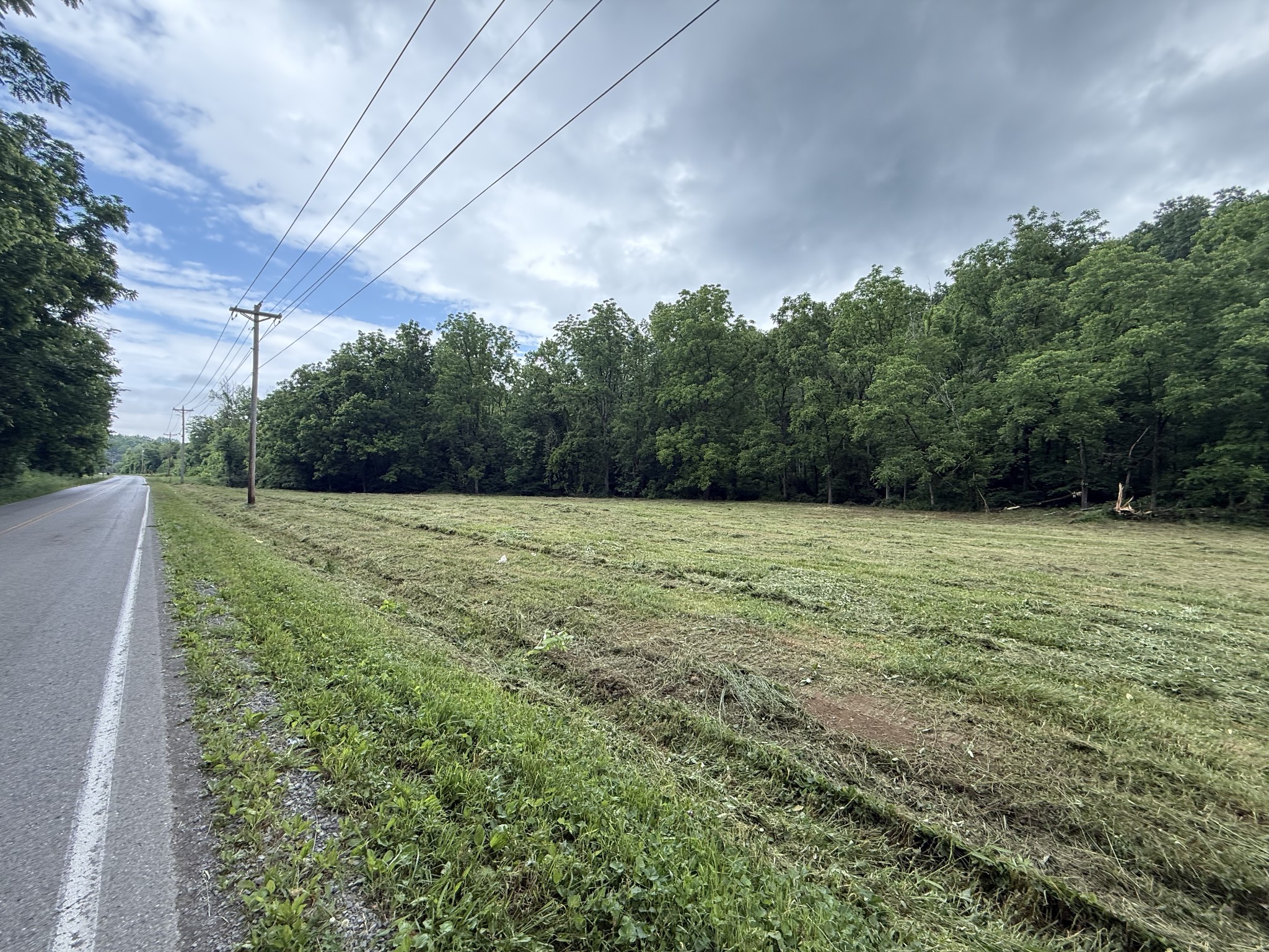 3324 Old Highway 31 E