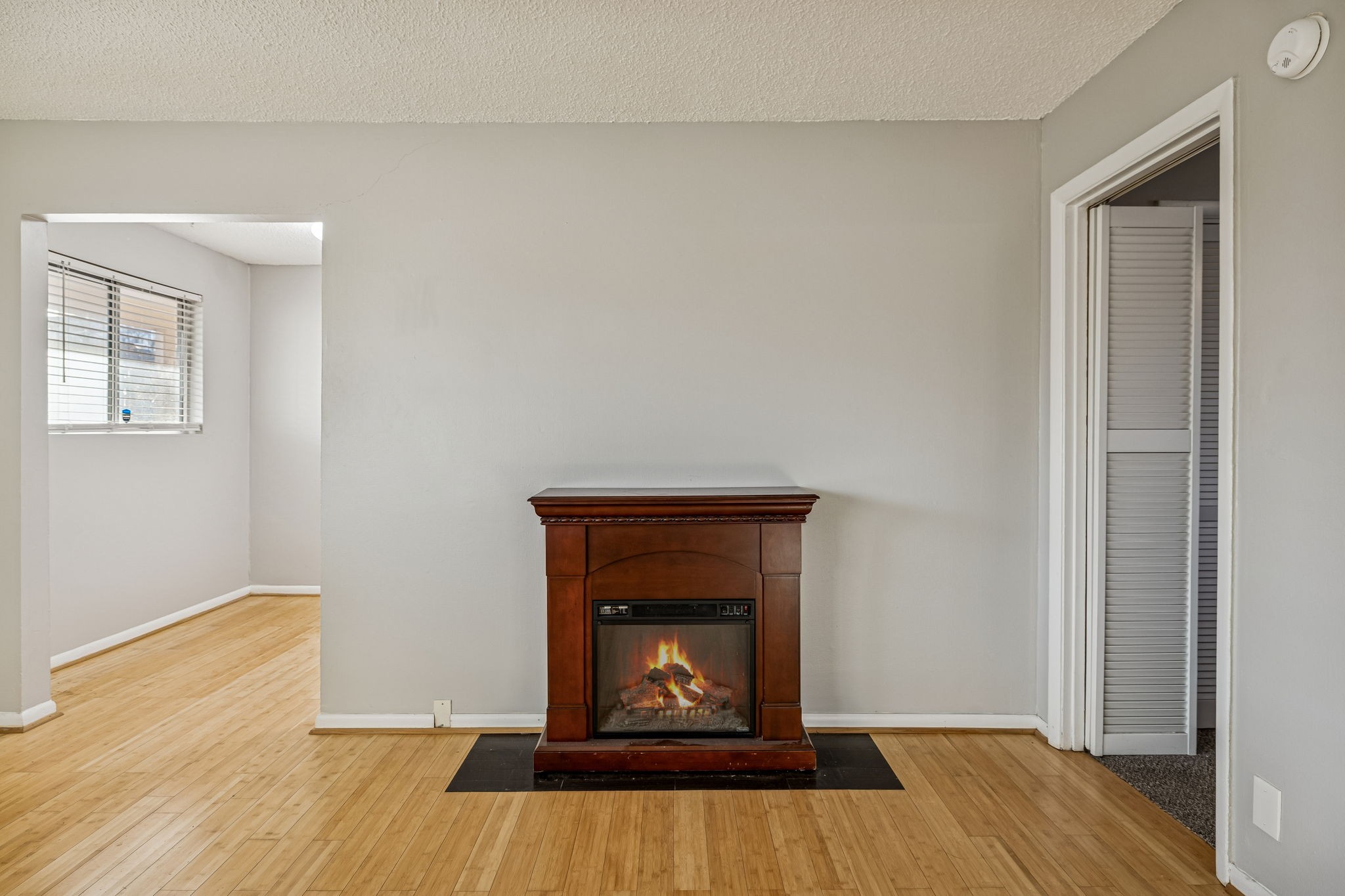 276 White Bridge Pike 76